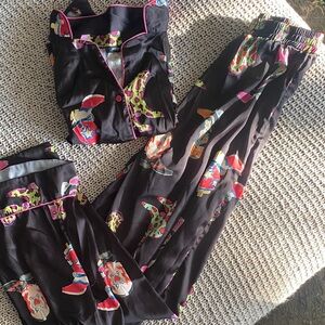 Worn once LIKE NEW women’s silk pajama set